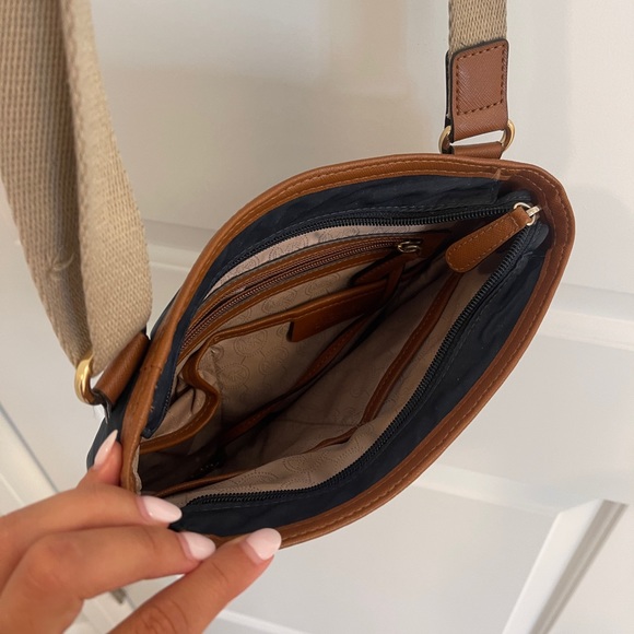 Michael Kors cross body bag - Picture 2 of 4